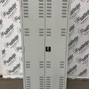 Binicilik At Eyer Dolabı